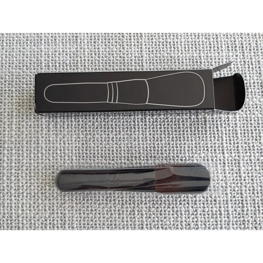 LAURA MERCIER Blending Brush | NIB